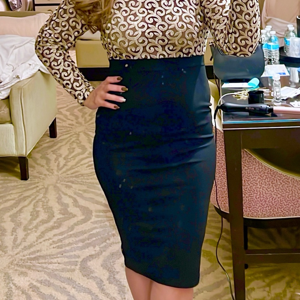 Elegant Black Pencil Skirt